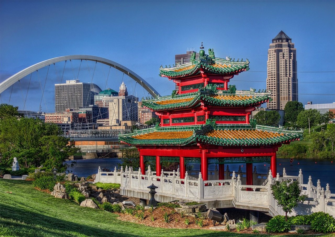 Chinese pagoda and artistic arch near our downtown Des Moines hotel