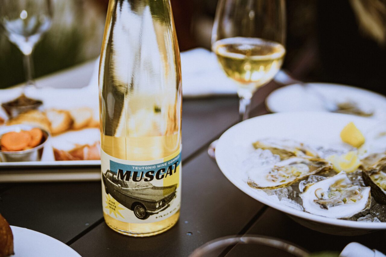 Muscat Wine and Oysters
